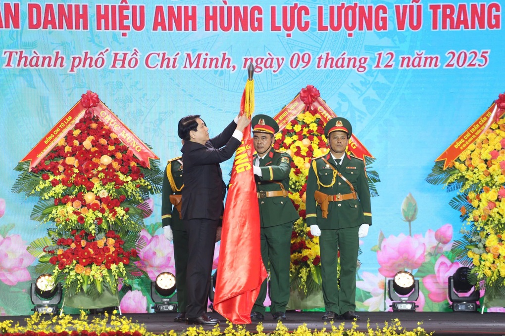 Quân khu 7 đón nhận danh hiệu Anh hùng Lực lượng vũ trang nhân dân - 1 Quân khu 7 đón nhận danh hiệu Anh hùng Lực lượng vũ trang nhân dân - 1