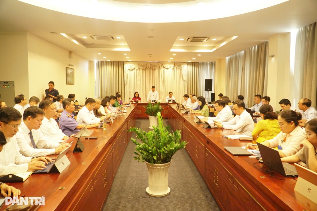 Đại biểu TPHCM mong có chính sách giữ doanh nghiệp như Bình Dương trước đây - 3 Đại biểu TPHCM mong có chính sách giữ doanh nghiệp như Bình Dương trước đây - 3