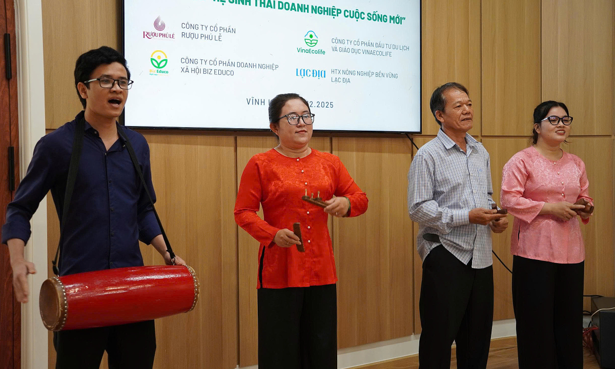 Làng nghề trăm tuổi ‘trở mình’ thành hệ sinh thái kinh tế bền vững