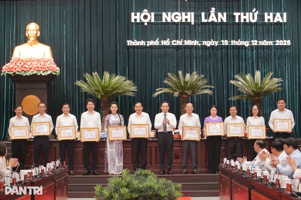 TPHCM chuẩn bị kịch bản tăng trưởng hai con số trong năm 2026 - 2