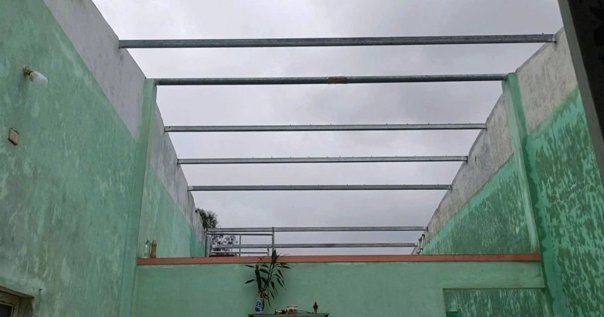 Lốc xoáy bất ngờ quét qua hai khu dân cư ở Đà Nẵng