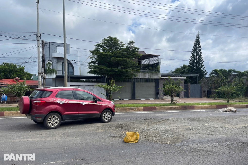 Đường gần 700 tỷ đồng sửa rồi lại hỏng và các cảnh báo nguy hiểm - 3