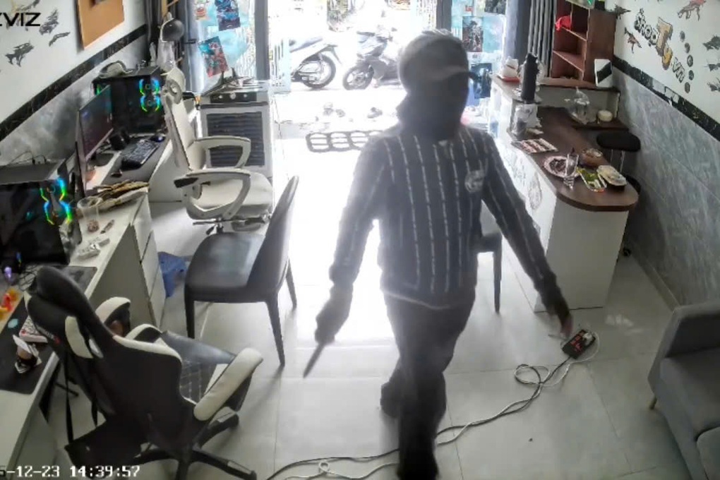 Đuổi đánh người sau khi hỏi mua tài khoản game ở TPHCM - 2