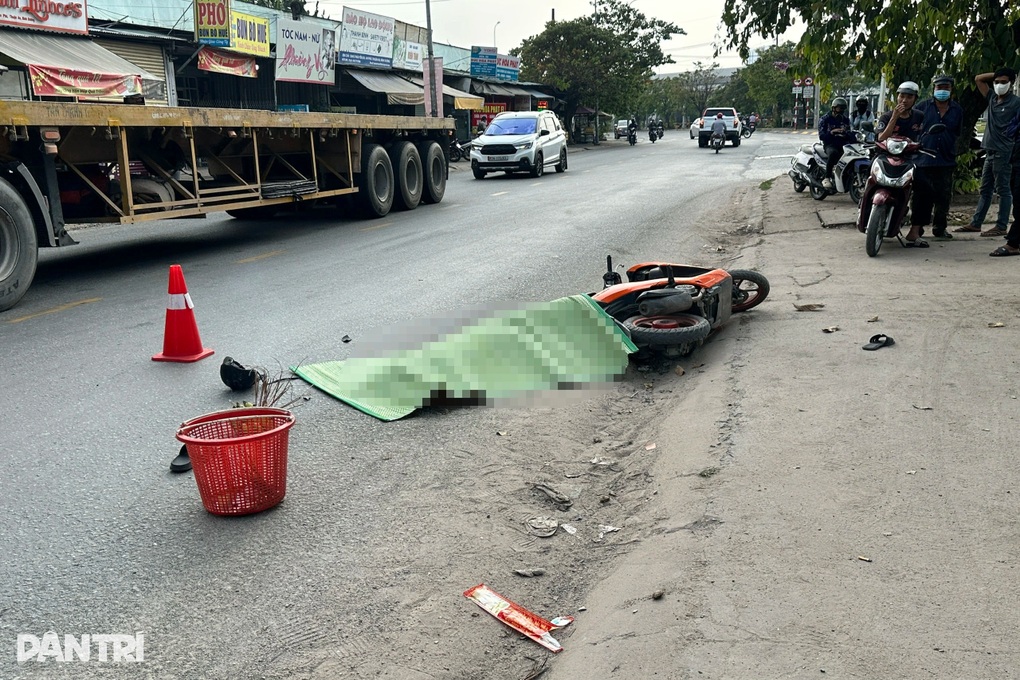 Vừa tan ca, nam công nhân bị xe tải cán tử vong ở TPHCM - 1