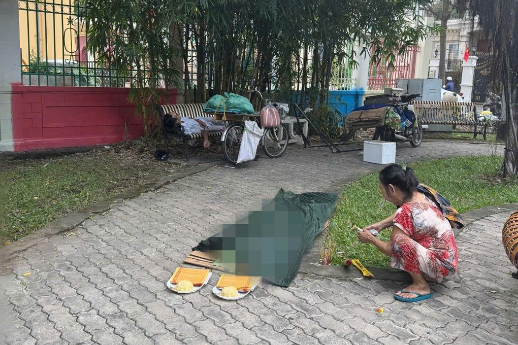 Hai người tử vong bất thường trong công viên ở TPHCM - 1