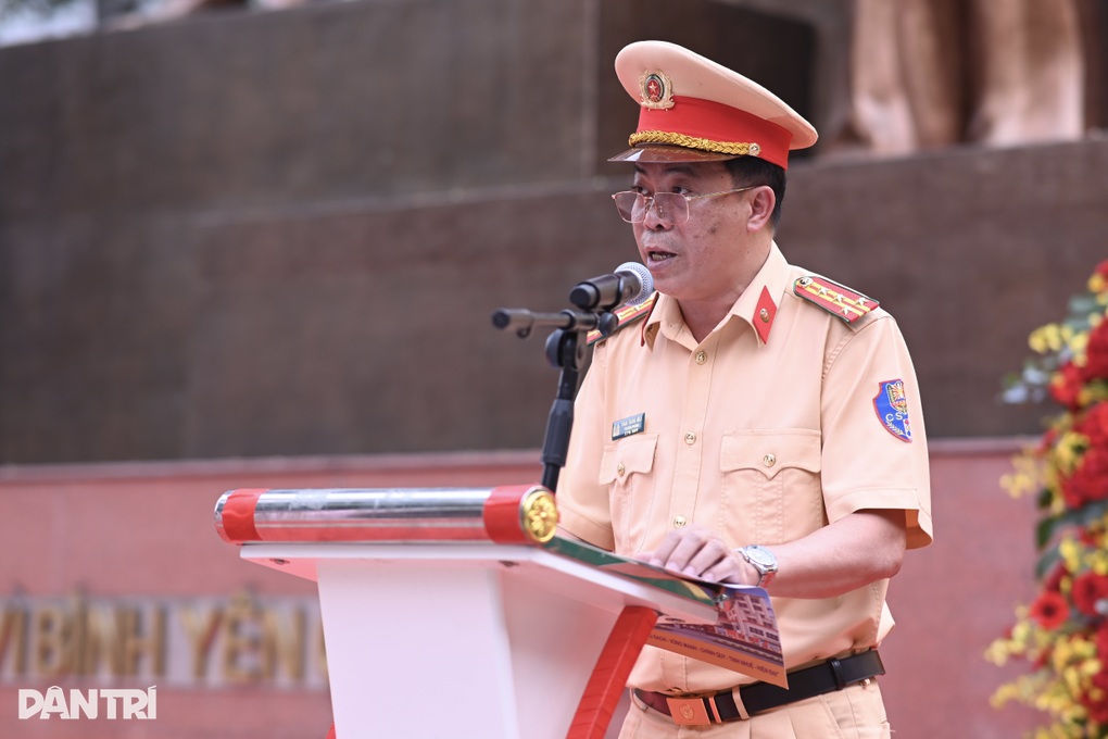 Công an TPHCM ra mắt câu lạc bộ xe đạp chuyên nghiệp - 3