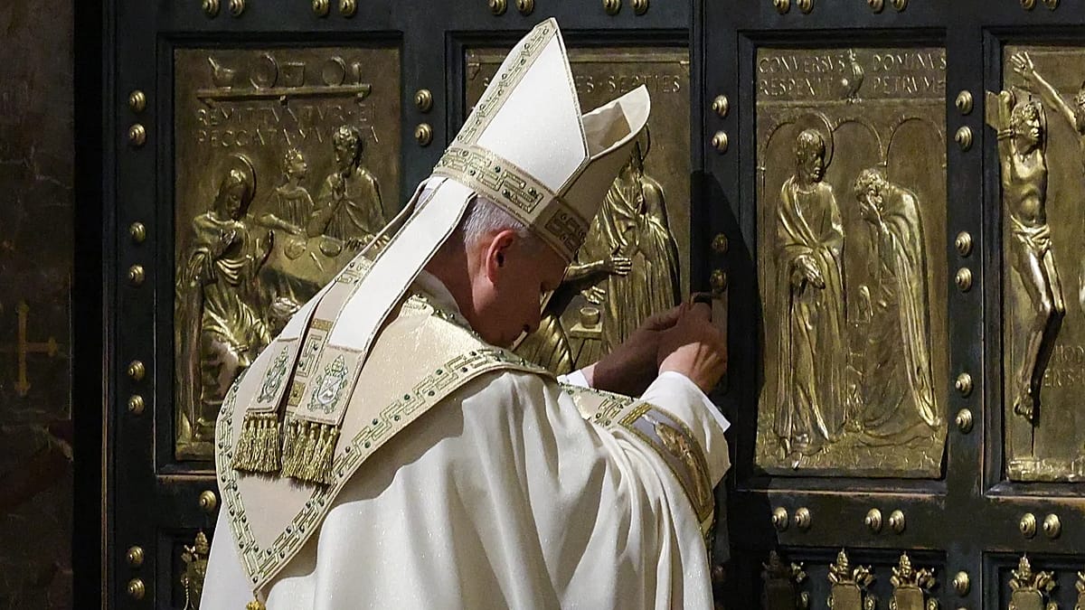 Pope Leo XIV closes the Holy Door at St Peter’s to end Jubilee year