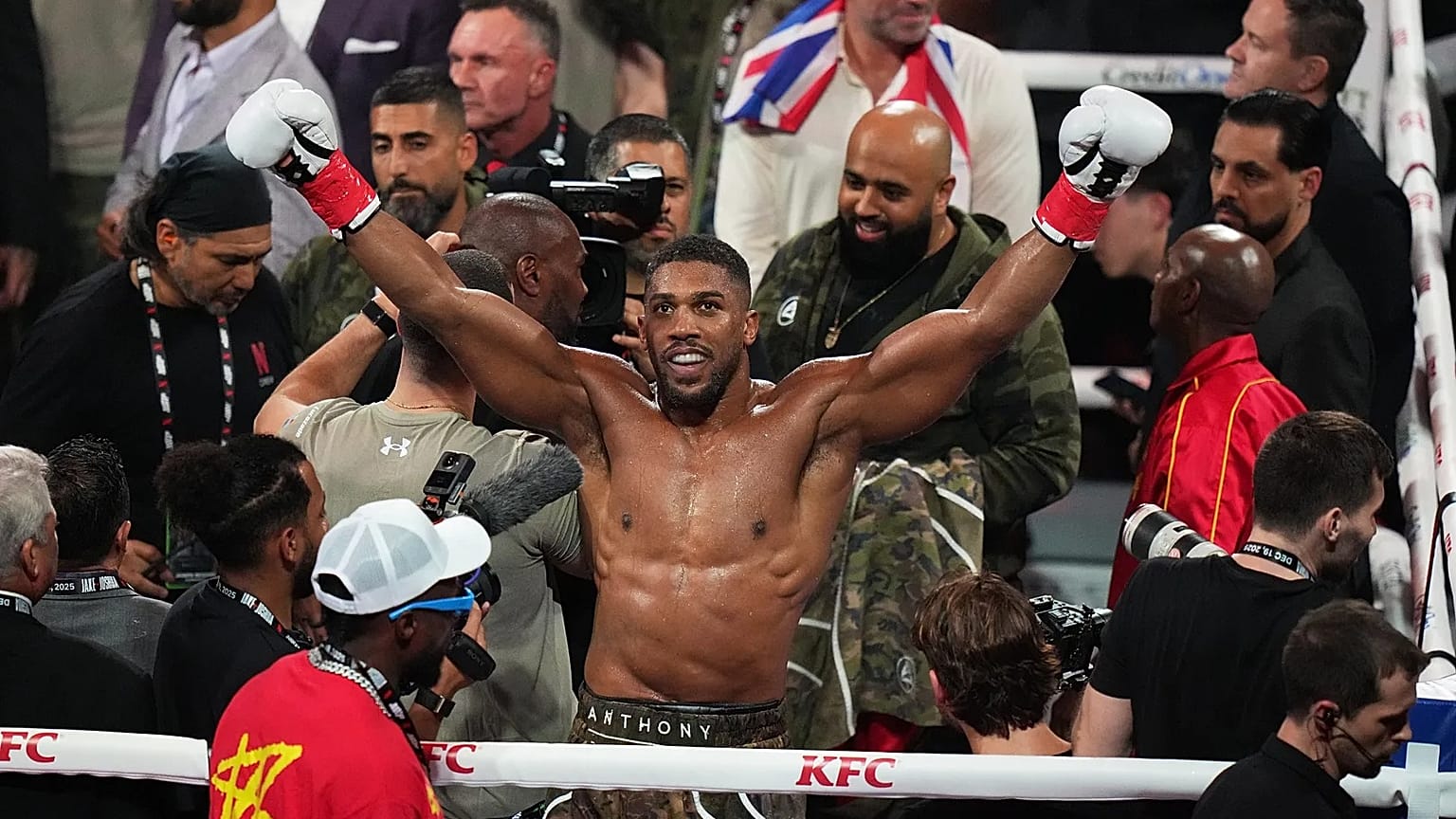 Anthony Joshua reacts after defeating Jake Paul in their heavyweight boxing match in Miami, 19 December, 2025