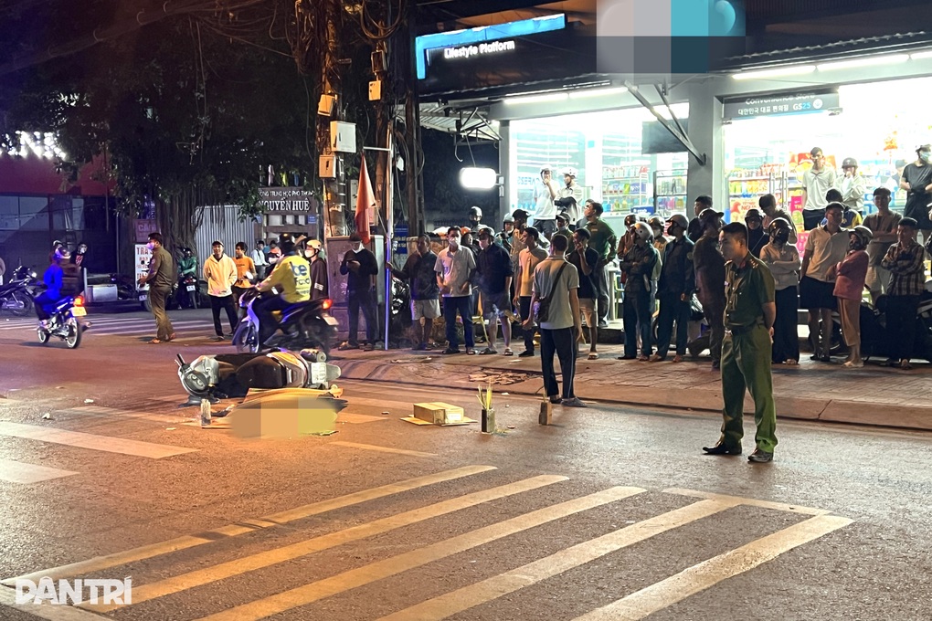 Truy tìm xe đầu kéo cán người tử vong ở TPHCM - 1 Truy tìm xe đầu kéo cán người tử vong ở TPHCM - 1