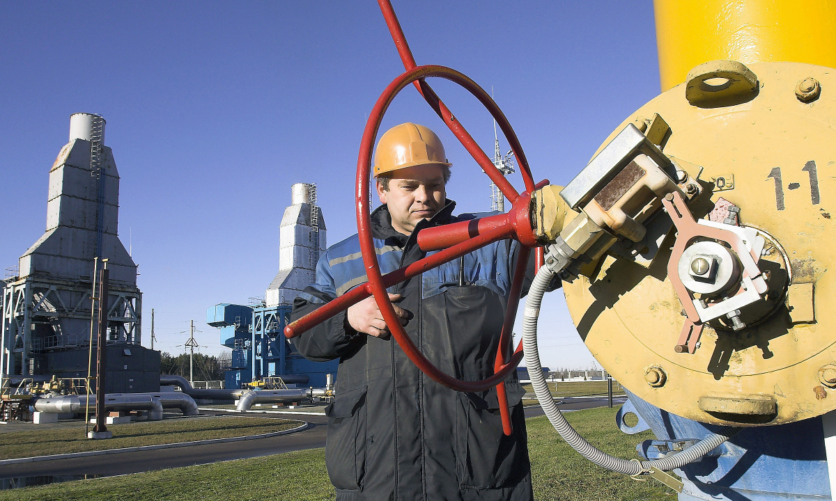 EU thông qua lệnh cấm hoàn toàn khí đốt Nga