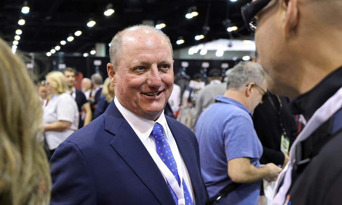 Từ cậu bé nhặt ve chai thành người kế nhiệm Warren Buffett