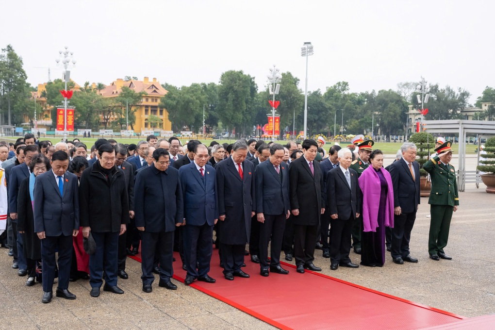 Tổng Bí thư Tô Lâm và đoàn đại biểu vào Lăng viếng Chủ tịch Hồ Chí Minh - 2