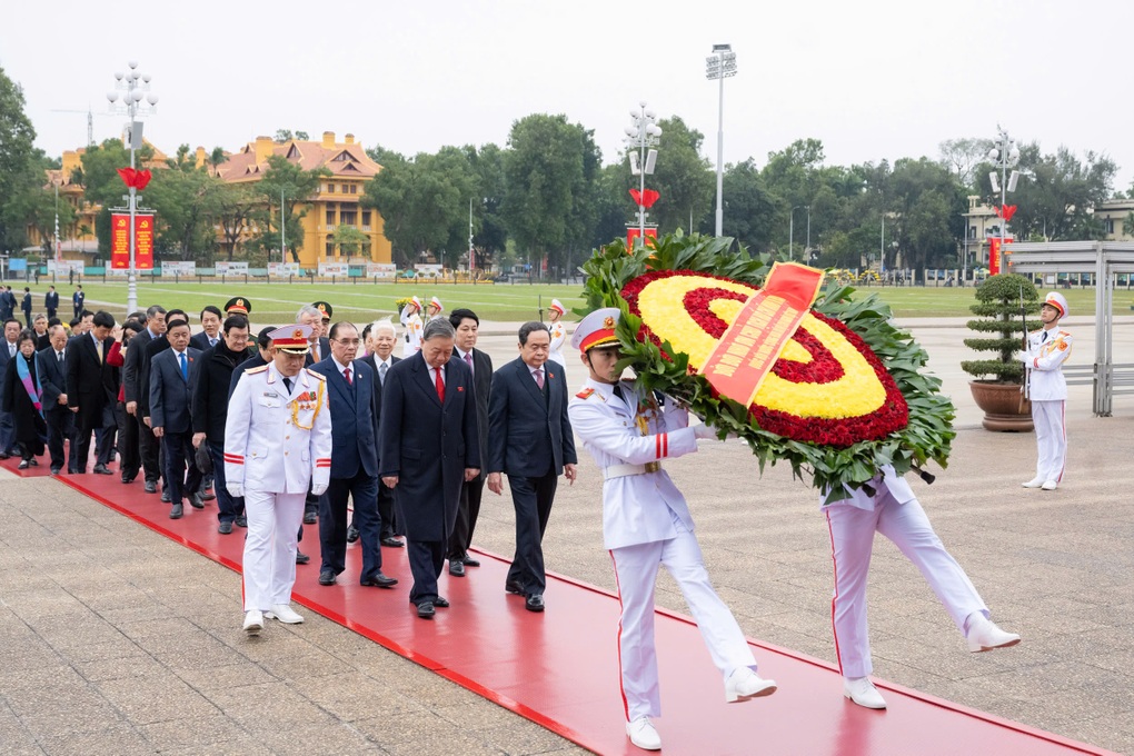 Tổng Bí thư Tô Lâm và đoàn đại biểu vào Lăng viếng Chủ tịch Hồ Chí Minh - 1