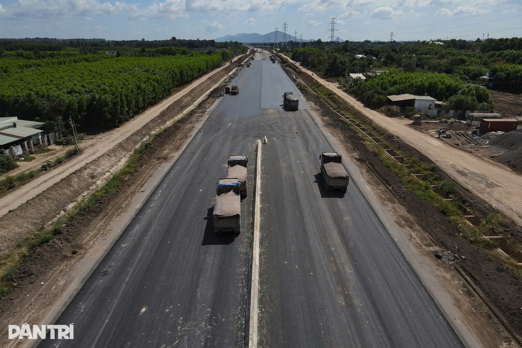 Đồng Nai thúc tiến độ 8 tuyến đường kết nối sân bay Long Thành - 1