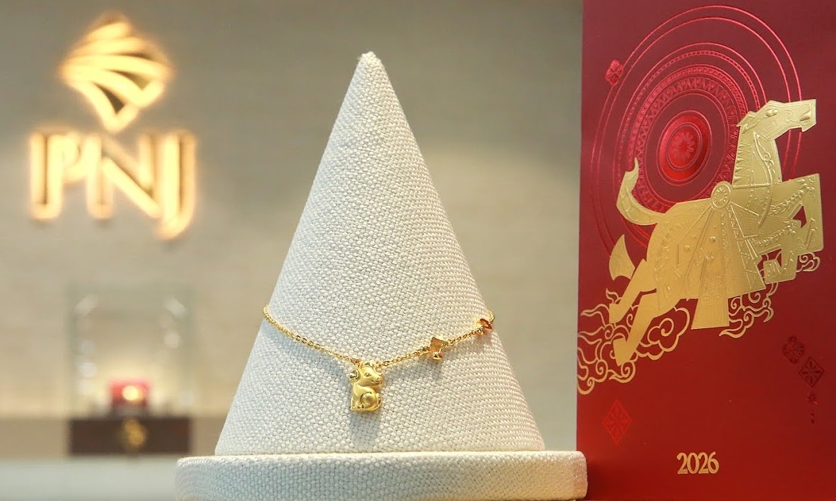 PNJ: Nữ trang dần thay thế vàng miếng dịp Tết