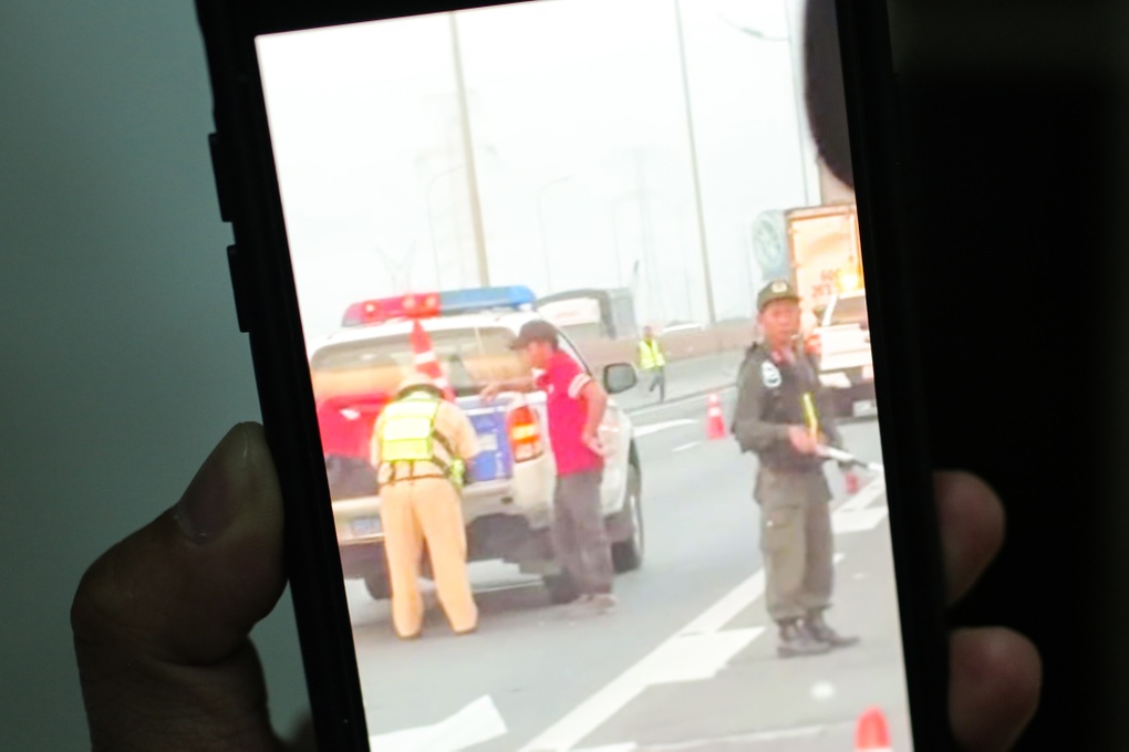 Tài xế tử vong sau tai nạn trên cao tốc TPHCM - Trung Lương - 2