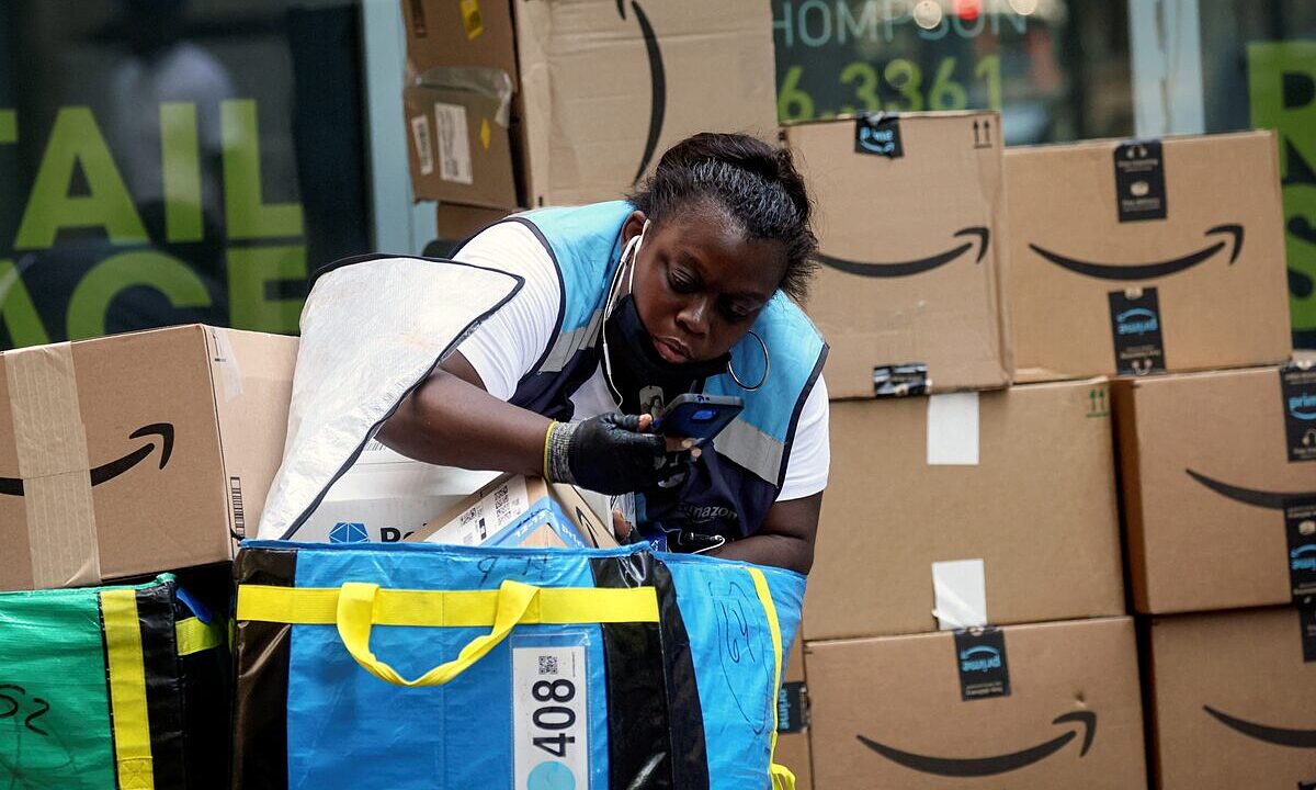 ‘Trả hàng hoàn tiền’ – phương thức mua sắm gây ô nhiễm