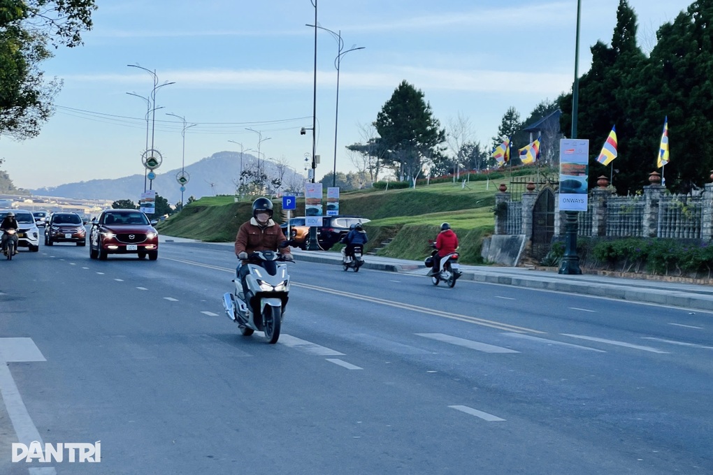 Đà Lạt tê tái trong cái lạnh 8 độ C - 2 Đà Lạt tê tái trong cái lạnh 8 độ C - 2