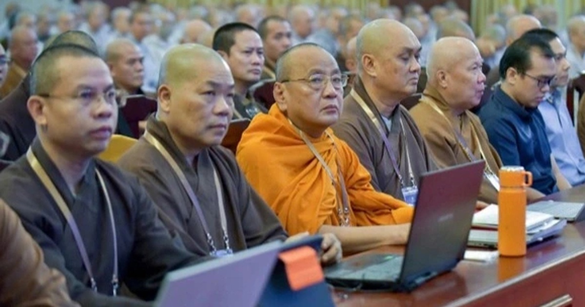 Tăng, ni học về trí tuệ nhân tạo tại TPHCM