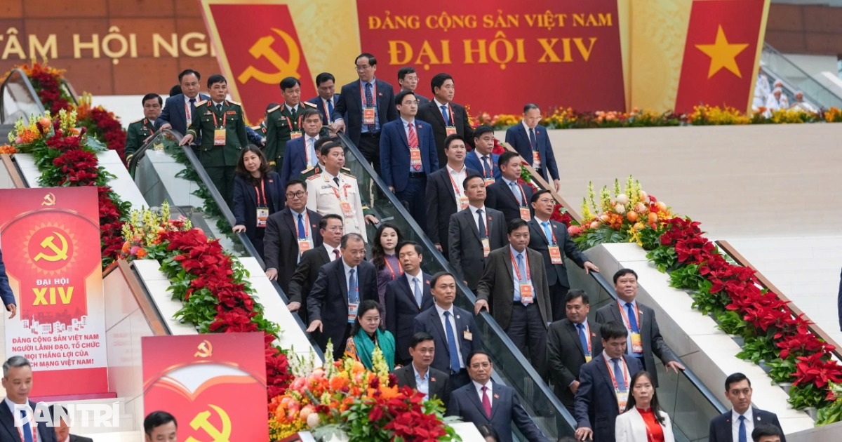 Hình ảnh phiên thảo luận các văn kiện Đại hội XIV của Đảng