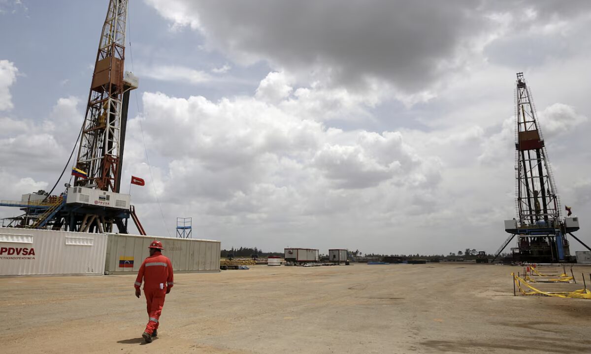 Mỹ khó tăng nhanh sản lượng dầu tại Venezuela dù đầu tư hàng tỷ USD