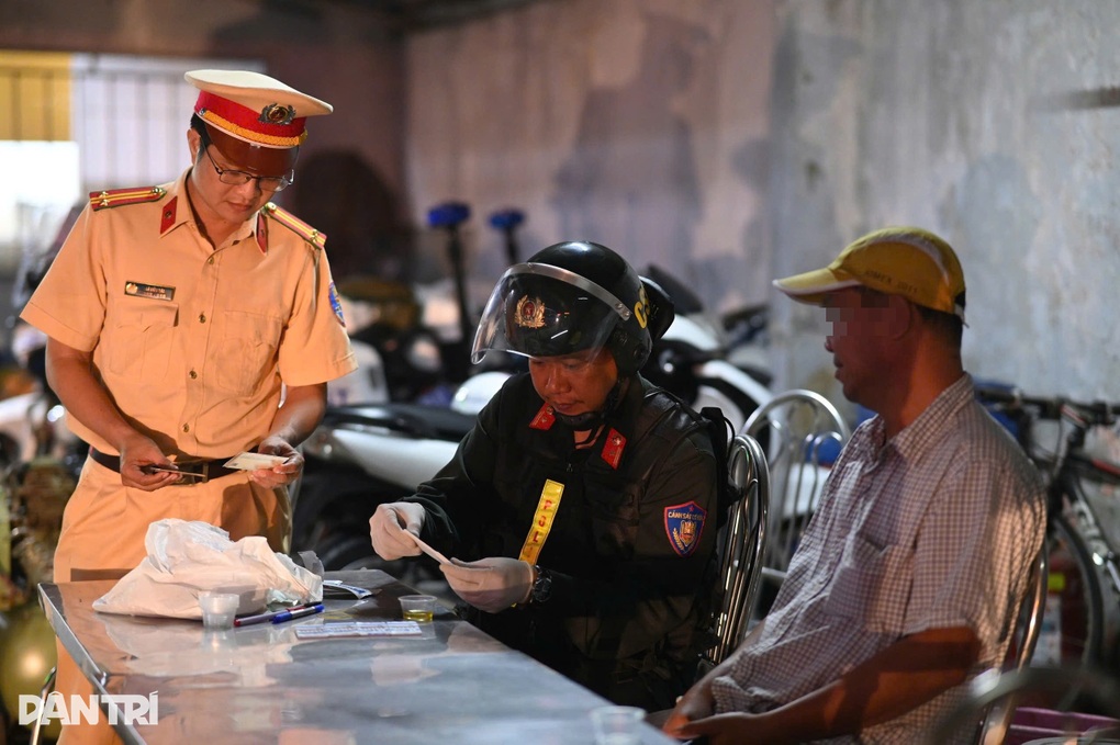 Nhậu đêm trước, tài xế ở TPHCM vẫn dính cồn khi đi làm vào sáng sớm - 3