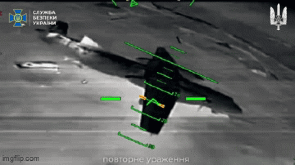 Ukraine tập kích, phá hủy hàng loạt máy bay Nga trị giá 1 tỷ USD - 2