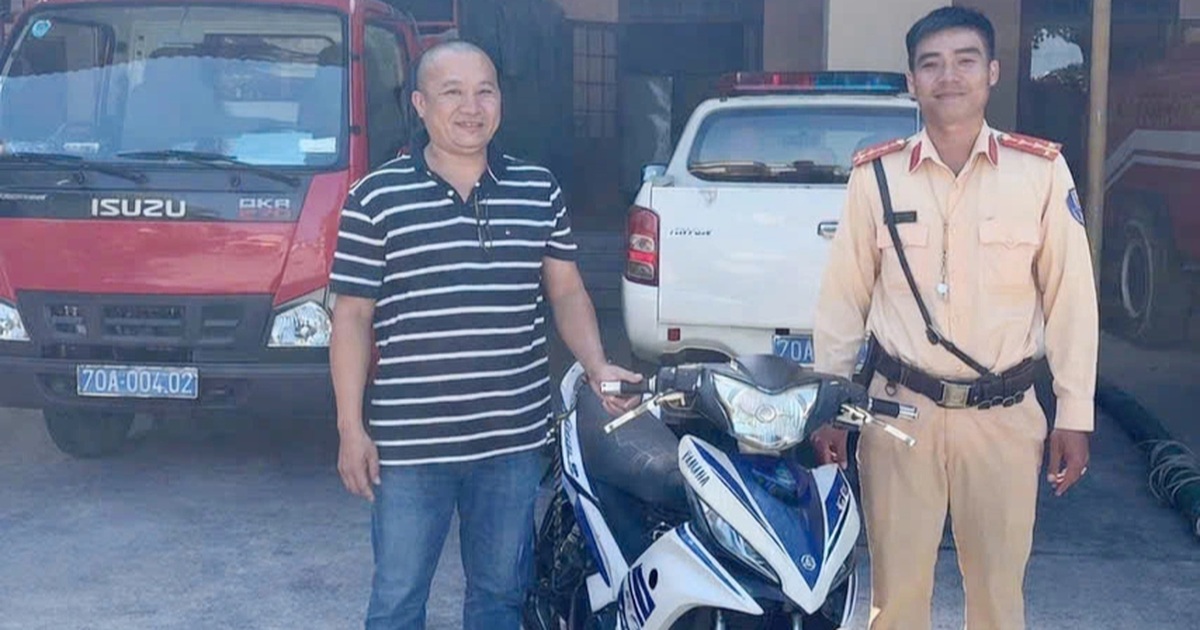 Người đàn ông ở TPHCM nhận lại xe mất trộm 12 năm trước từ CSGT Tây Ninh