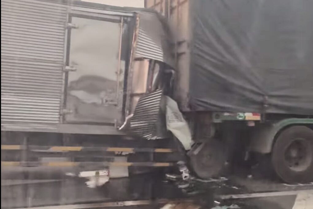 Tài xế tử vong sau tai nạn trên cao tốc TPHCM - Trung Lương - 1