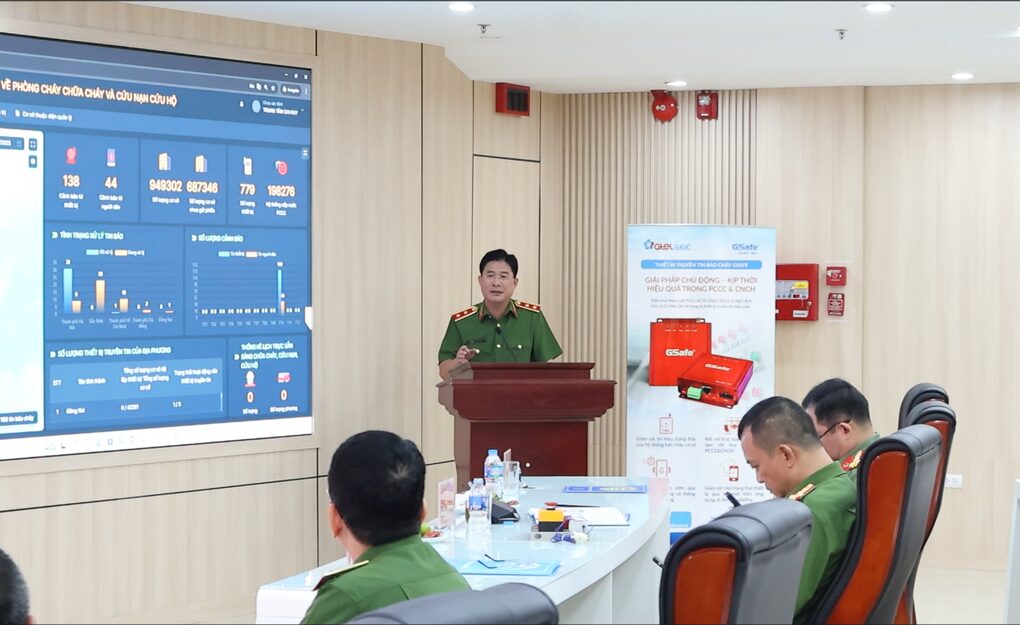 Thiết bị truyền tin và ứng dụng báo cháy 114 kết nối trung tâm chỉ huy Phòng cháy chữa cháy - 3 Thiết bị truyền tin và ứng dụng báo cháy 114 kết nối trung tâm chỉ huy Phòng cháy chữa cháy - 3