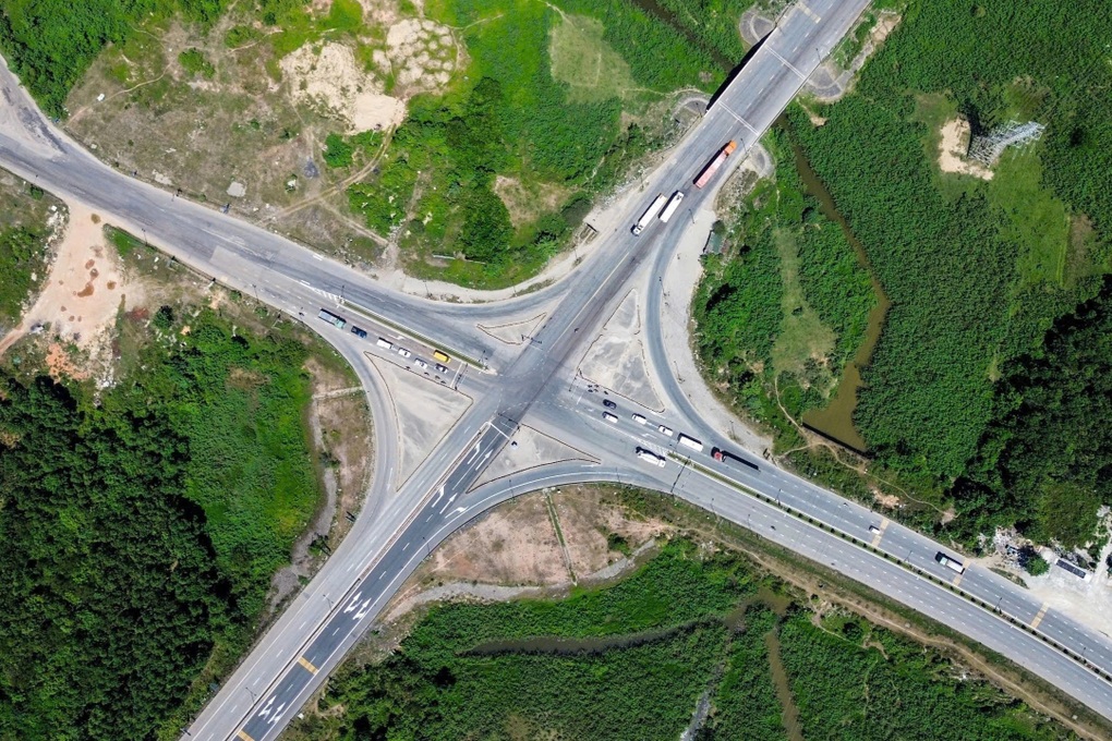 Đà Nẵng ra “tối hậu thư” xử lý tái lấn chiếm tại nút giao cao tốc - 1