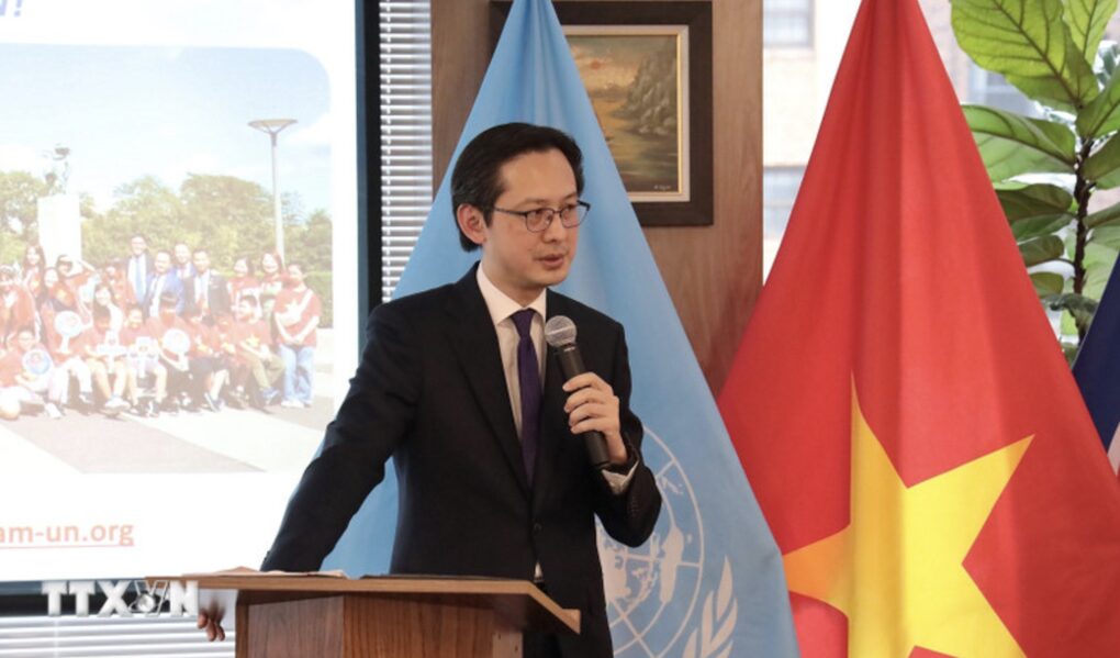 Phái đoàn Việt Nam tại Liên Hợp Quốc gặp gỡ và thông tin tới báo chí quốc tế - 1 Phái đoàn Việt Nam tại Liên Hợp Quốc gặp gỡ và thông tin tới báo chí quốc tế - 1