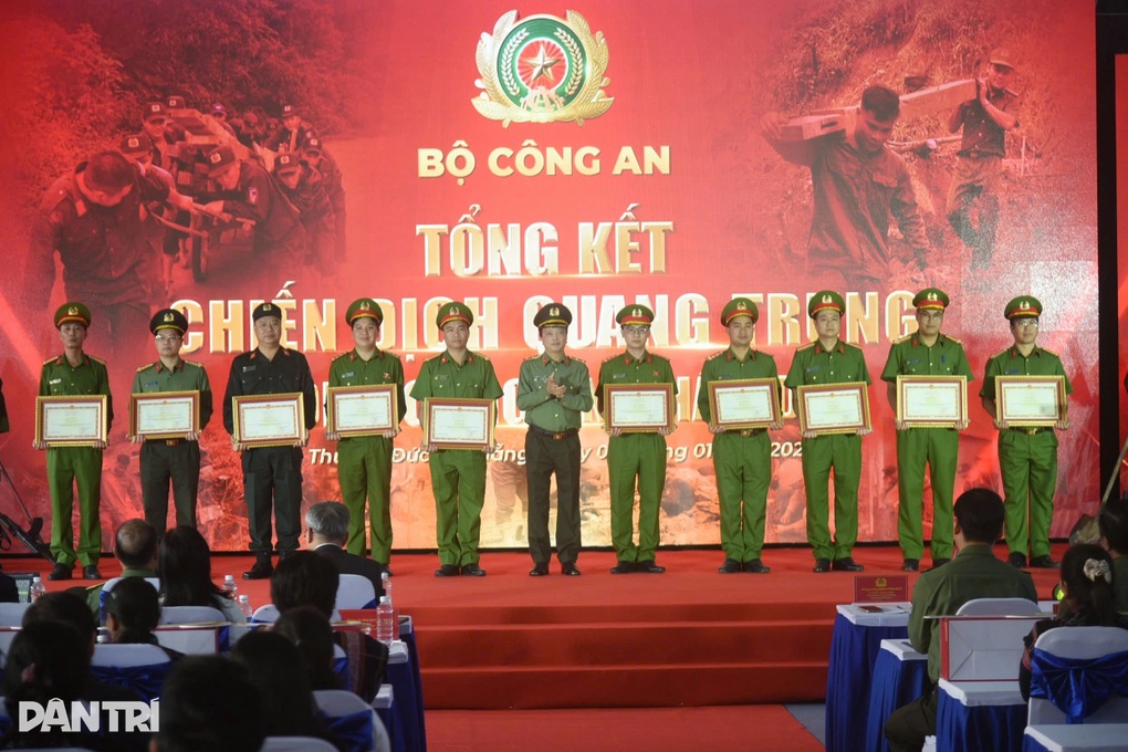 Bộ Công an xây mới 419 căn nhà cho người dân trong “Chiến dịch Quang Trung” - 2