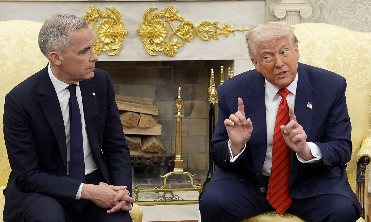 Ông Trump dọa áp thuế 100% với Canada