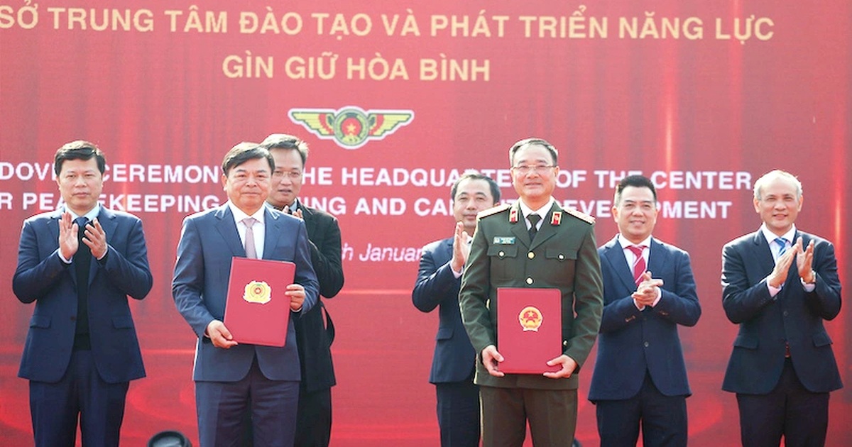 Bộ Công an tiếp nhận trụ sở Trung tâm đào tạo gìn giữ hòa bình ở Hưng Yên