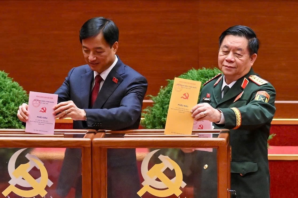 Ban Chấp hành Trung ương khóa XIV họp phiên đầu tiên - 1 Ban Chấp hành Trung ương khóa XIV họp phiên đầu tiên - 1