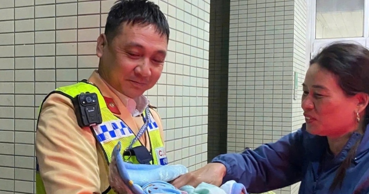 Sản phụ sinh con trên xe khi được Cảnh sát giao thông hỗ trợ đến bệnh viện
