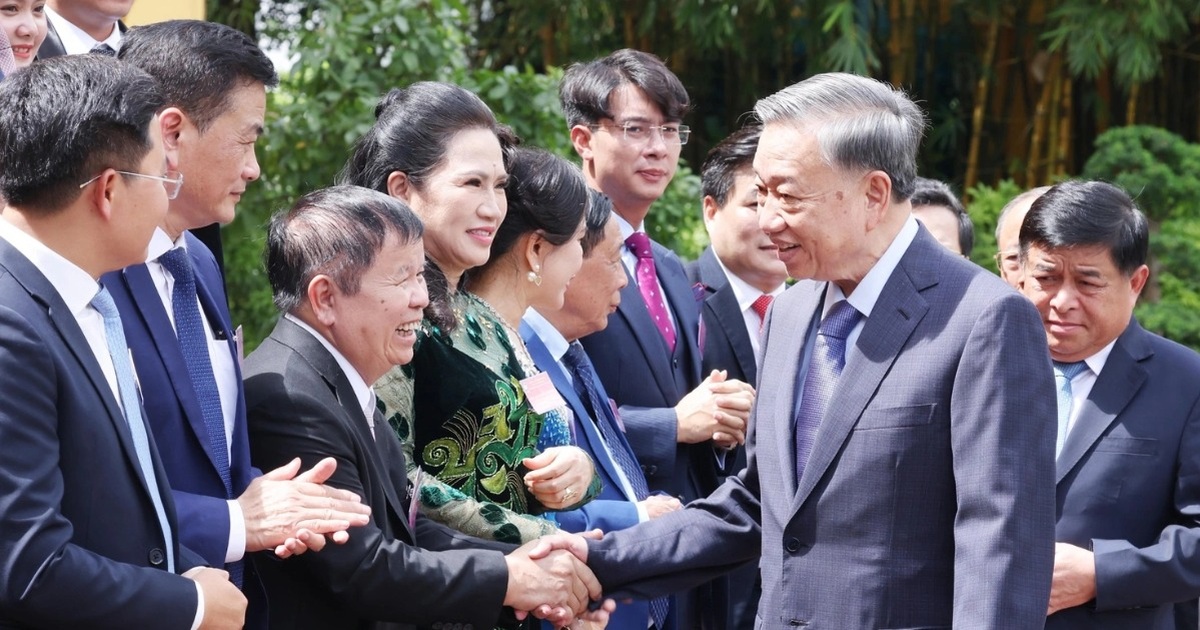 Bộ Chính trị: Thí điểm thuê, bổ nhiệm giám đốc tại doanh nghiệp Nhà nước