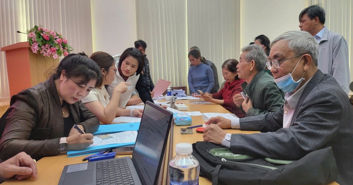 Người dân nhận tiền tỷ bồi thường dự án cao tốc Bảo Lộc – Liên Khương