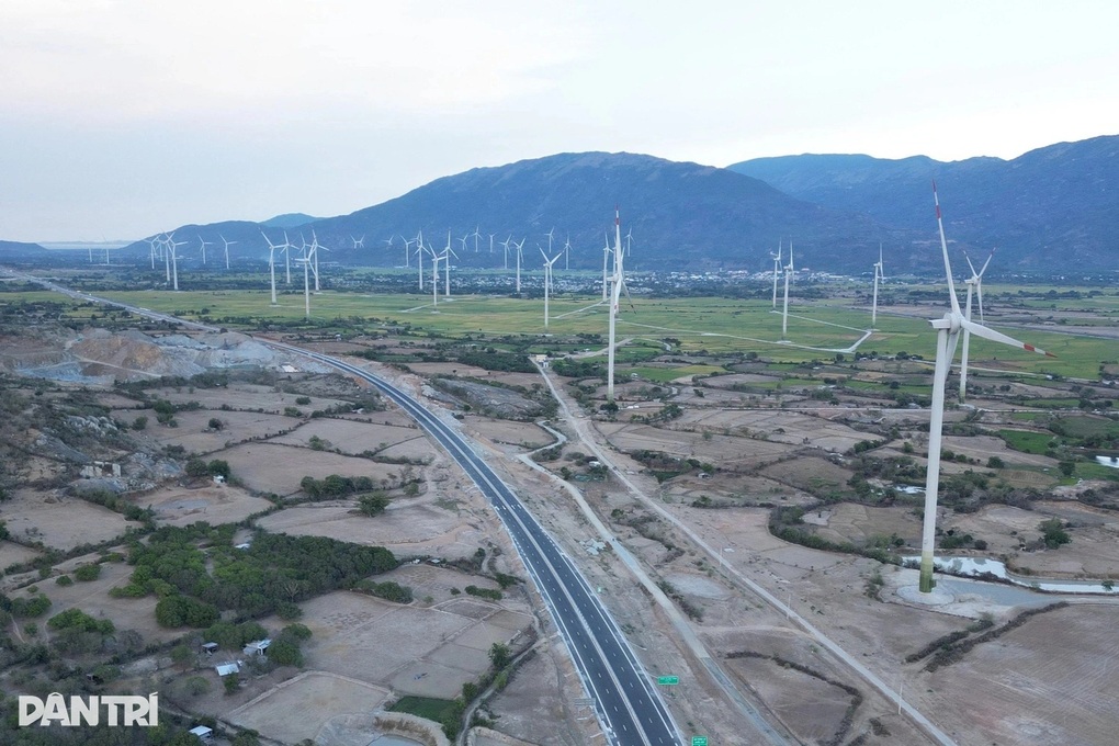 Nguy cơ chậm tiến độ trạm dừng nghỉ trên cao tốc TPHCM - Nha Trang - 2 Nguy cơ chậm tiến độ trạm dừng nghỉ trên cao tốc TPHCM - Nha Trang - 2