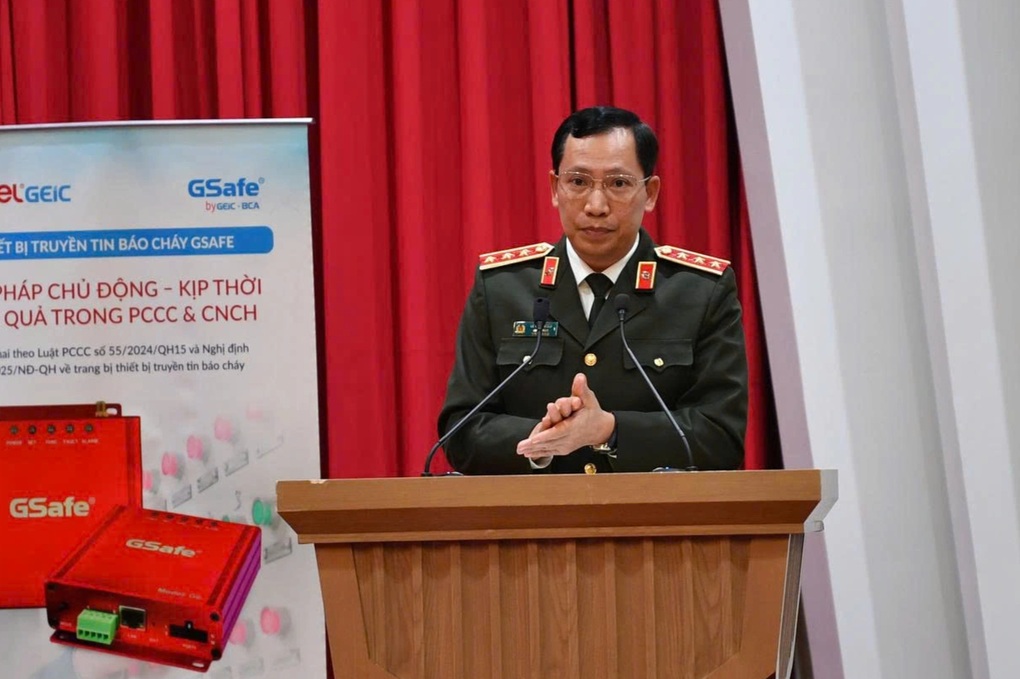 Trung tâm thông tin chỉ huy PCCCCNCH của Bộ Công an hoạt động như thế nào? - 2 Trung tâm thông tin chỉ huy PCCCCNCH của Bộ Công an hoạt động như thế nào? - 2