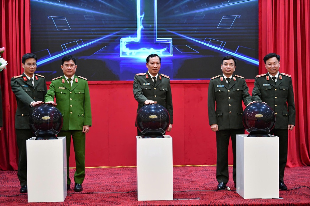 Trung tâm thông tin chỉ huy PCCCCNCH của Bộ Công an hoạt động như thế nào? - 1 Trung tâm thông tin chỉ huy PCCCCNCH của Bộ Công an hoạt động như thế nào? - 1