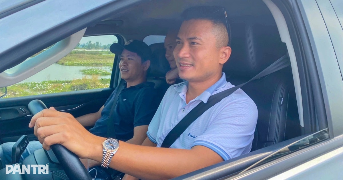 Tài xế phấn khởi “bon bon” từ Cà Mau lên Cần Thơ