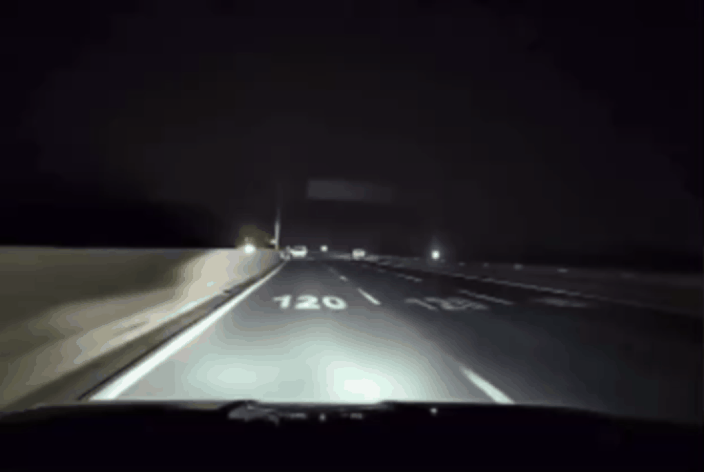 Tài xế được dừng, đỗ ô tô trên đường cao tốc hay không? - 1