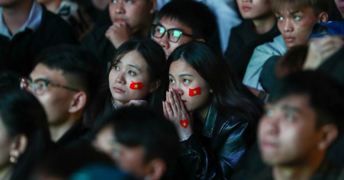Người hâm mộ buồn bã khi U23 Việt Nam thua U23 Trung Quốc