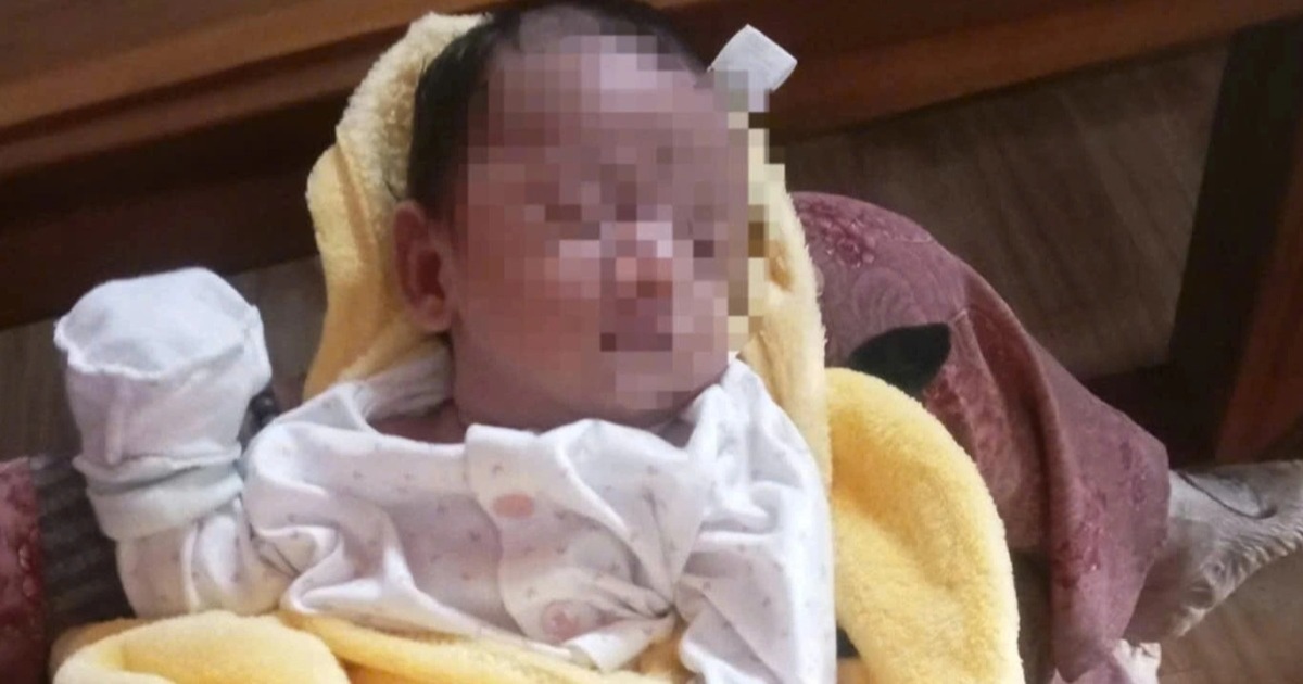 Bé trai sơ sinh bị bỏ rơi cùng 255.000 đồng