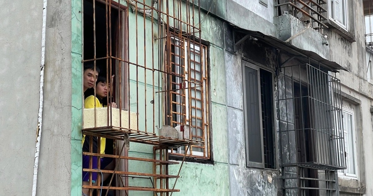 Cháy nhà ở Hà Nội nghi do nổ pháo, 3 người thương vong