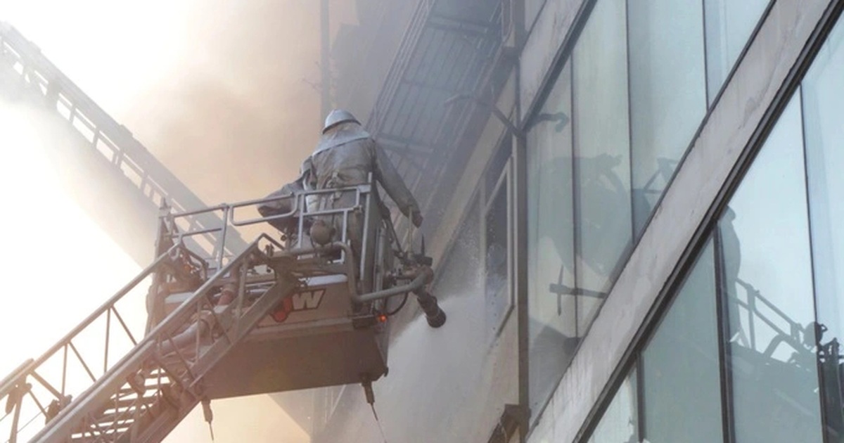 Vụ cháy nhà 7 tầng ở Hà Nội: Chủ nhà nhảy từ tầng cao xuống thoát nạn