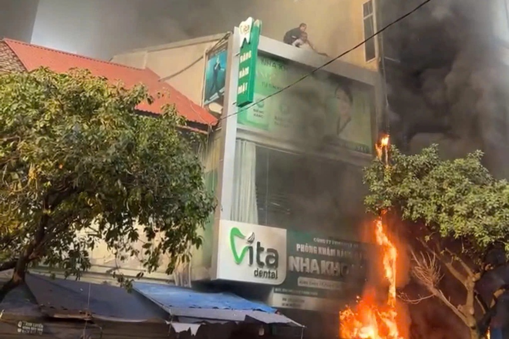 Vụ cháy nhà 7 tầng ở Hà Nội: Chủ nhà nhảy từ tầng cao xuống thoát nạn - 3