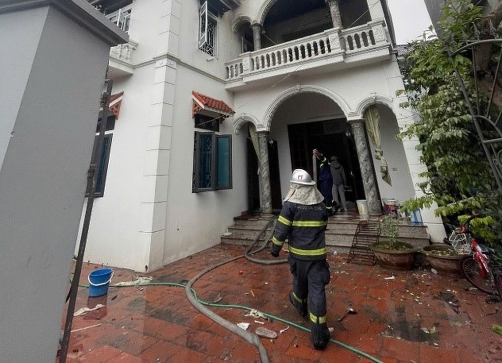 Vụ cháy 3 người thương vong ở Hà Nội: Nhiều xác pháo tại hiện trường - 1 Vụ cháy 3 người thương vong ở Hà Nội: Nhiều xác pháo tại hiện trường - 1